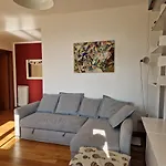 Modern Bright And Central Apartment