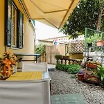 Vicino Allo Stadio Di San Siro E Alla Fiera