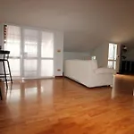 Milan Rooftop- Tetto Su Milano