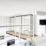 Joivy Charismatic 1-Bed Flat With Parking