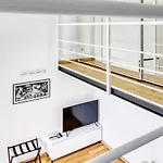 Joivy Charismatic 1-Bed Flat With Parking