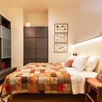 LA CASA COLORATA - Flats in Milan - Bocconi