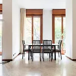 Quiet Apartment Arco Della Pace