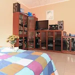 Room, 200M Subway, Navigli Area, Free Park, 10Min Center, No Fee, Shared Bath And Kitchen