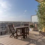 The Best Rent - Bright One-Bedroom Apartment In Precotto Area