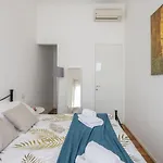 The Best Rent - Comfortable One Bedroom Apartment In Milan Downtown