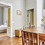 Joivy Cute Apt Near Guastalla Gardens