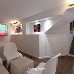 Whole 2 Bedrooms Apartment In Milano