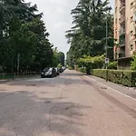 While Apartment Underground And Bus Station A/C