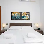 Ihost Apartment - Veneziano 8