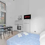 Cos54 - Exclusive Apartment With Garden In Milan