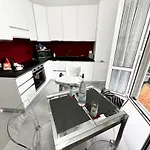 Elegance And Tranquility At 10Min From The Centre!