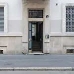 Casa Julia - Milano, Via P. Nuvolone - By Host4U