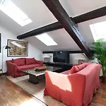 Elegant P.Venezia Attic