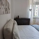 Modern And Comfortable Near The Subway