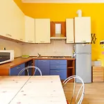 Milano Viale Umbria Colorful Apartment