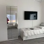 Sunny -Entire Apartment Milan Center- 24H Check-In