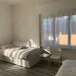 Sunny -Entire Apartment Milan Center- 24H Check-In