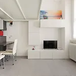 Cosy And Quiet Apartment In Milano