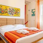 Guest Planet - Grazioso Bilocale Bande Nere M1