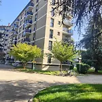 Elegante Bilocale A Milano Con Balcone