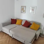 Elegante Bilocale A Milano Con Balcone