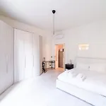 Hbhall Sempione Apartment