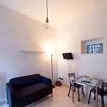 Hbhall Sempione Apartment