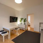 Milan Navigli Ringhiera House
