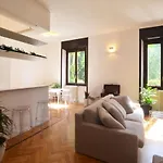 Grandi Apartment