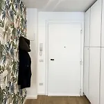 Molino Cozy Apartment With Park View In Downtown Milano