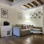 Joivy Cosy Ticinese Retreat 1-Bed Flat Near The Duomo