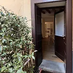 Joivy Cosy Ticinese Retreat 1-Bed Flat Near The Duomo