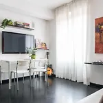 Arco Della Pace Apartment -4 Bed