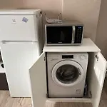 10Min To Downtown Bright And Stylish Apartment