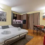 Xenia Apartments - Elegant Studio 10 Min From Linate