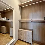 New Wonderful Bilo With Walk-In Closet From Moscova Suites Apartments