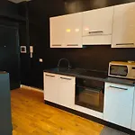 Designed 2 Rooms In Milan Urban With Ac, Wifi And Subway