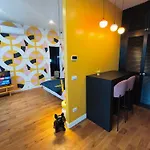 Designed 2 Rooms In Milan Urban With Ac, Wifi And Subway