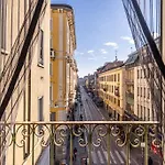 Close To Duomo Lovely City Center Flat