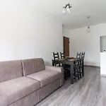 Large Apartment Close To Metro