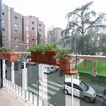 Large Apartment Close To Metro