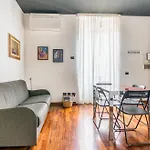 Milano Via Tortona 2 Pax- Wi-Fi