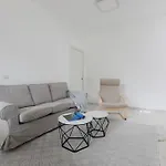 Hacca Collection - Bocconi, Porta Romana 2Br