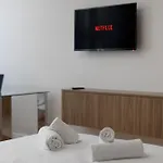 Navigli - Uni Bocconi Elegant Suite, Wi-Fi, Tram