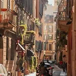 Cozy Tiny Apartment In Milan