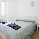 Apartment 4 Stops From The City Center