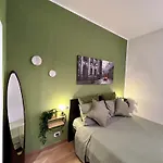 La Bella Milano Charme Apartment 3 Km Away From Duomo/ Netflix & Wi-Fi Included