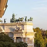 Arco Della Pace A 20 Mt - Castello Sforzesco - Stazione Cadorna