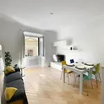Ampio E Accogliente Bilocale - Fara 1, Porta Nuova